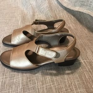SAS women’s shoes,9.5N, gold metallic colored